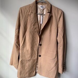 iNAMORATA Classic Beige Blazer and skirt